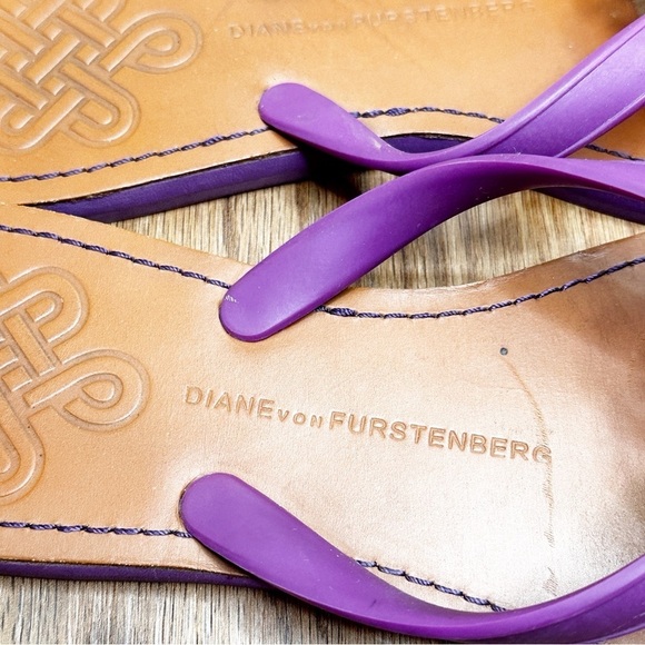 ✨Diane Von Furstenberg flip flops✨ - Picture 2 of 6